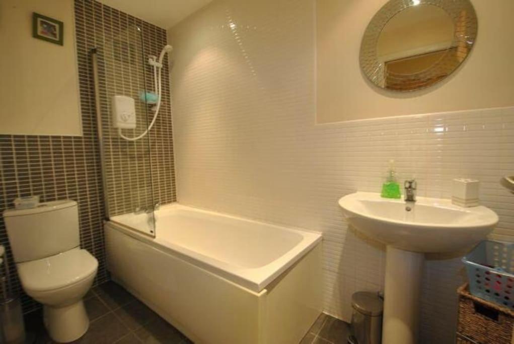 Апартаменты Executive 2 Bed 2 Bath - Free Parking Глазго Экстерьер фото
